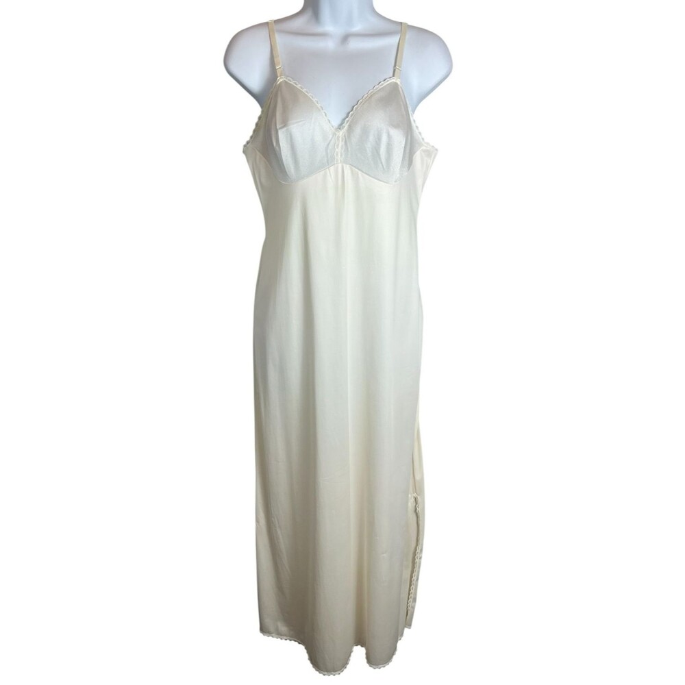 Vintage 70s Vanity Fair Ivory Full Dress Slip Dress Lace Trim USA Made 34 LL